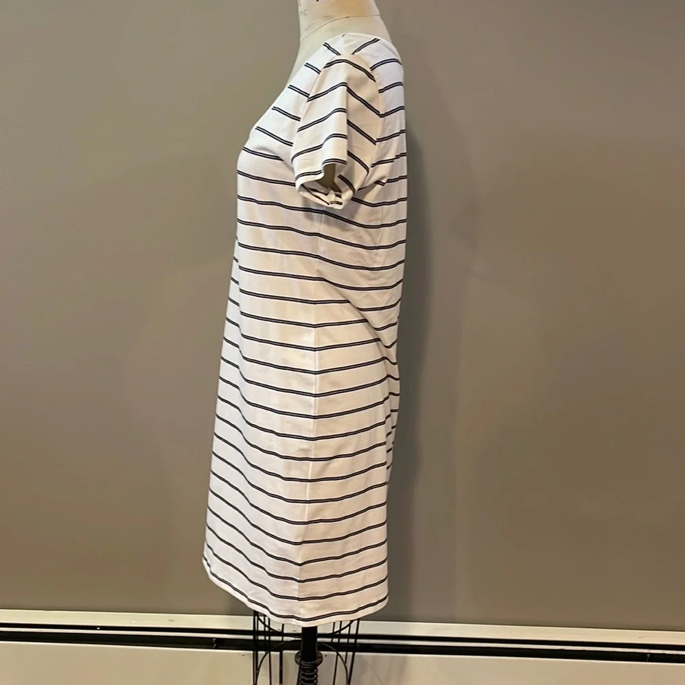 H&M short sleeve knee length t-shirt dress - Picture 3 of 6